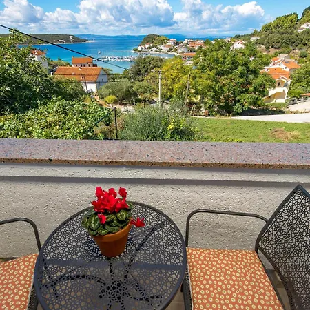 Stunning In With House Sea View شقة